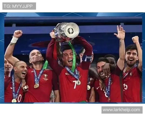 从绿茵场到传奇舞台细数足球球星辉煌与荣耀时刻 从绿茵场到传奇舞台细数足球球星辉煌与荣耀时刻