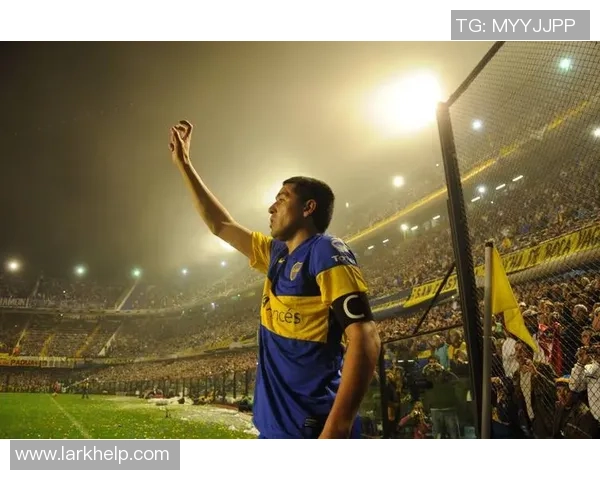 足球球星小黑子是指哪位球员 他的足球生涯和成就如何