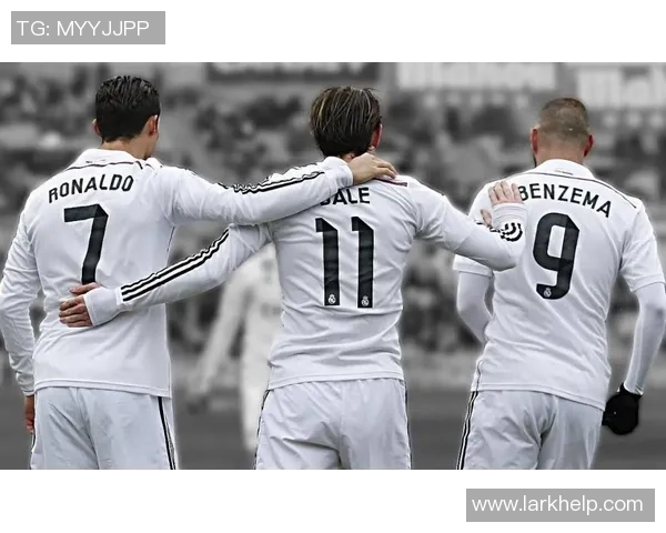 C罗的传奇人生与足球巅峰之路如何塑造世界顶级球星