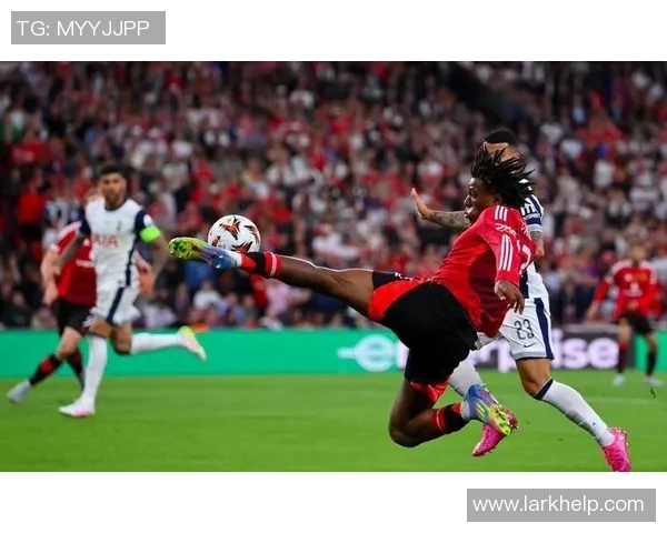 足球巨星化身普通球员隐身草根赛场再现巅峰技艺 足球巨星化身普通球员隐身草根赛场再现巅峰技艺